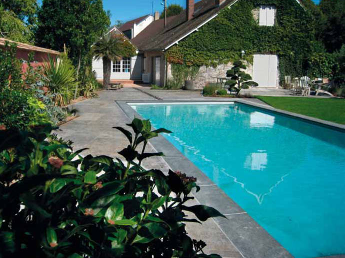 Installateur de piscines et spas La Tremblade, Charente Maritime | Les Piscines Deletang.