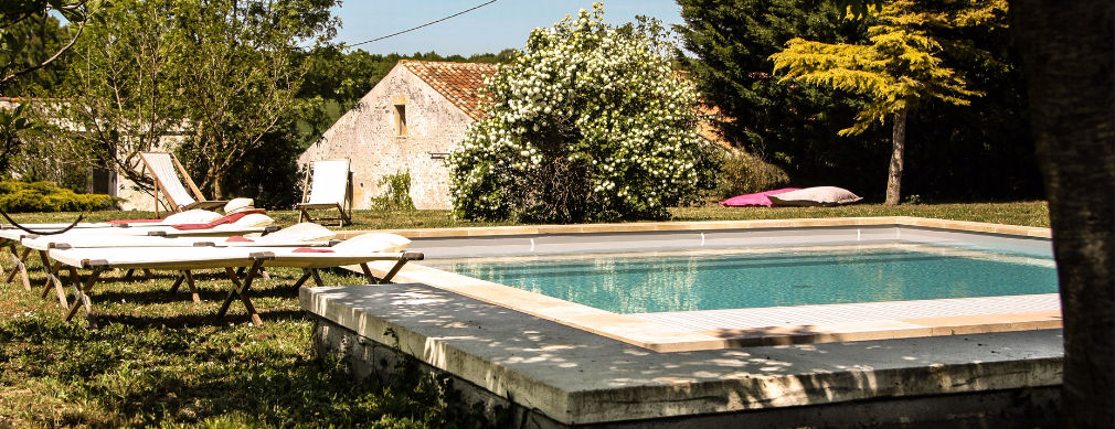 Entretien rénovation de piscines La Tremblade, Charente Maritime | Les Piscines Deletang.