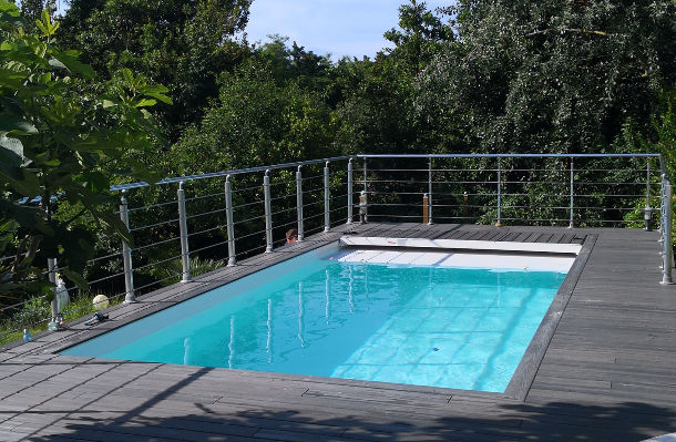 Entretien rénovation de piscines La Tremblade, Charente Maritime | Les Piscines Deletang.