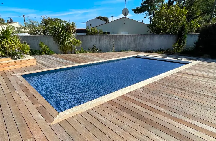 Entretien rénovation de piscines La Tremblade, Charente Maritime | Les Piscines Deletang.