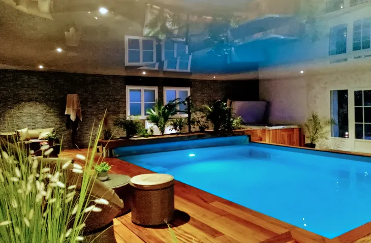 Entretien rénovation de piscines La Tremblade, Charente Maritime | Les Piscines Deletang.