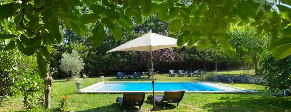 Entretien rénovation de piscines La Tremblade, Charente Maritime | Les Piscines Deletang.