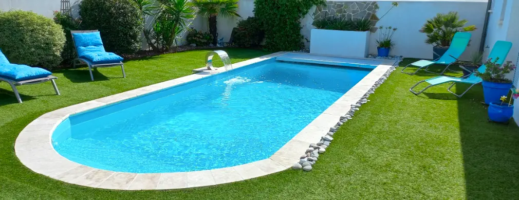 Entretien rénovation de piscines La Tremblade, Charente Maritime | Les Piscines Deletang.