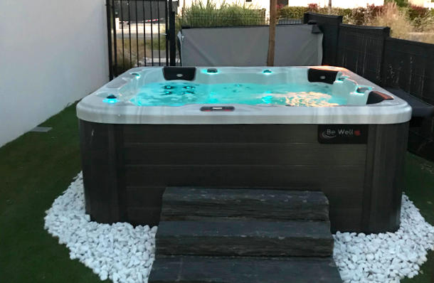 Installateur de spas, spas de nage La Tremblade Charente Maritime | Les Piscines Deletang.