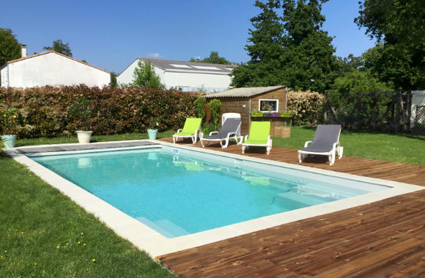 Entretien rénovation de piscines La Tremblade, Charente Maritime | Les Piscines Deletang.