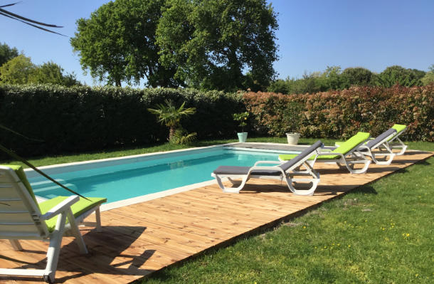 Entretien rénovation de piscines La Tremblade, Charente Maritime | Les Piscines Deletang.