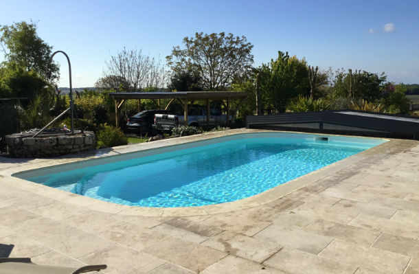 Entretien rénovation de piscines La Tremblade, Charente Maritime | Les Piscines Deletang.
