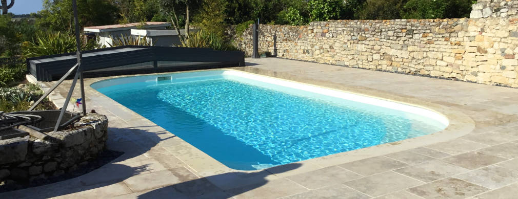 Entretien rénovation de piscines La Tremblade, Charente Maritime | Les Piscines Deletang.