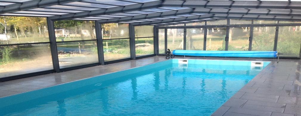 Entretien rénovation de piscines La Tremblade, Charente Maritime | Les Piscines Deletang.